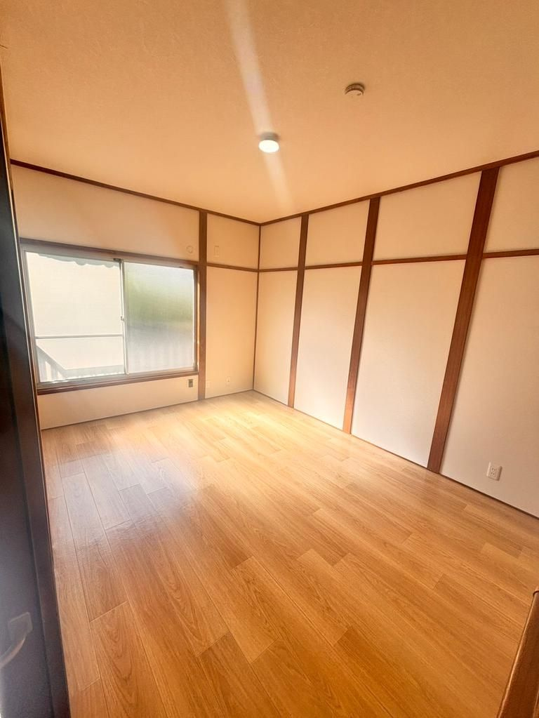 枚方市山之上北町戸建の居間・リビング
