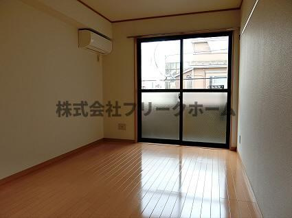武蔵野市中町２丁目の賃貸マンションの居間・リビング