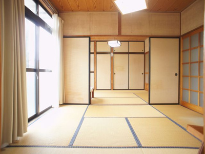 【居間・リビング】 | ラマの安心貸家 | 快適に過ごせるエアコンが付いています♪