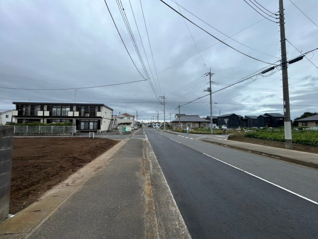 中根土地の前面道路含む現地写真