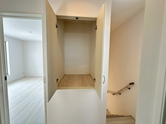 ★★八重瀬町安里３期－①号棟（全２棟）の玄関|近隣の同仕様完成物件内覧しませんか？