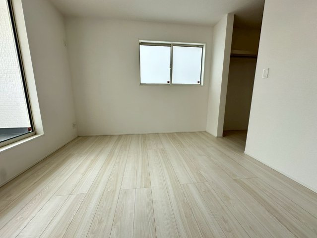 ★★八重瀬町安里３期－①号棟（全２棟）の洋室|近隣の同仕様完成物件内覧しませんか？