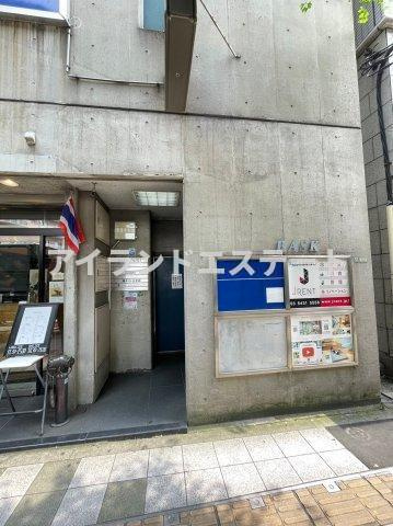 バスクコート　礼金0　駅近　1フロア1住戸　最上階のエントランス