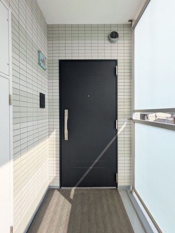 AZEST立川の玄関