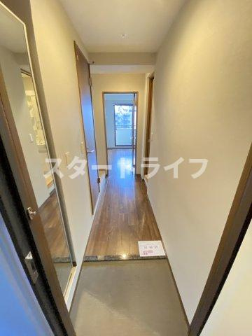 大阪市淀川区西中島１丁目の賃貸マンションの玄関