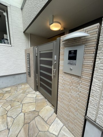 フジパレス神田北通のエントランス