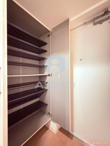 【玄関】 | フォーリアライズ本町レクス