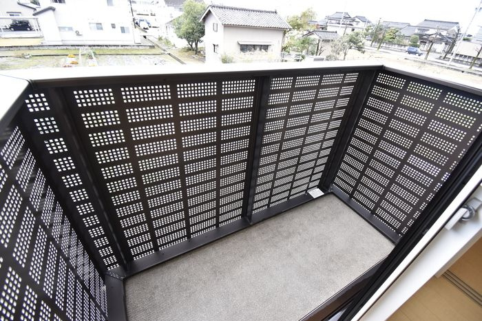 Royal西荒屋（ロイヤル西荒屋）のバルコニー