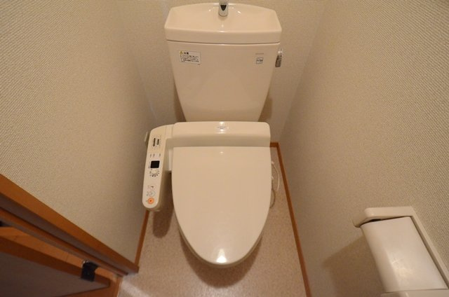 ウォシュレット付きのトイレです！