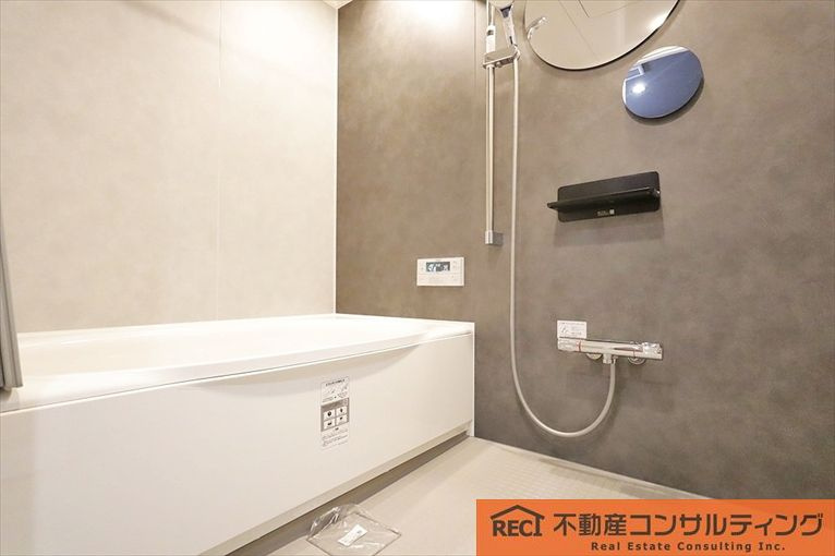 シーコートヤード西宮・香櫨園の浴室|広々約19㎡の専有庭付き！