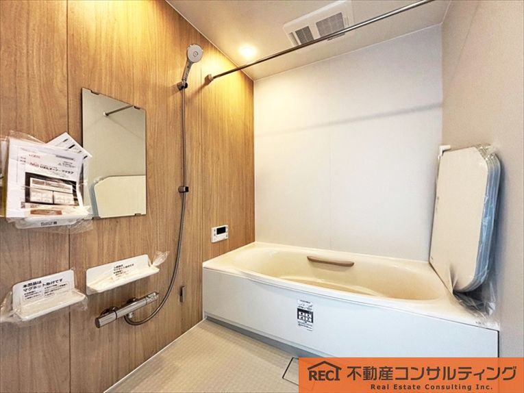 西宮市甲子園九番町　テラスハウスの浴室|全居室収納付きで床下収納有り！収納豊富です♪