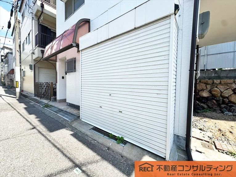 神戸市東灘区御影塚町1丁目　中古戸建の駐車場