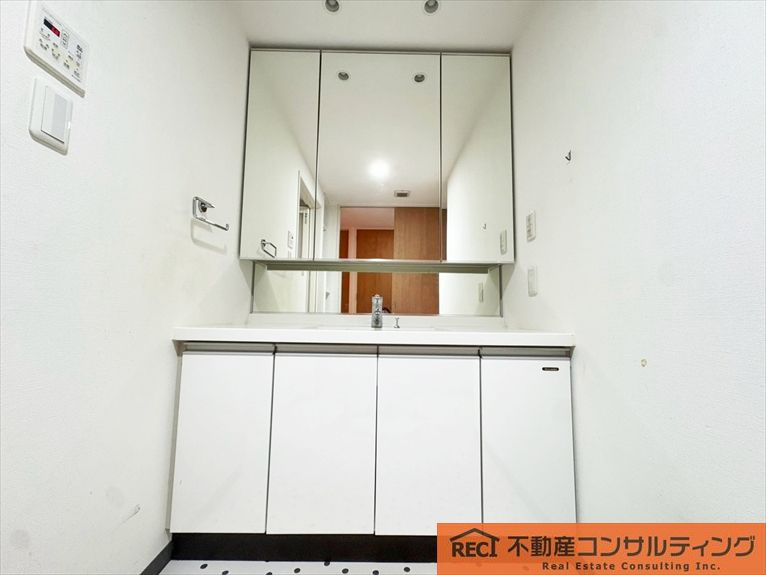 リビオ六甲高羽ガーデンスクエアの洗面所