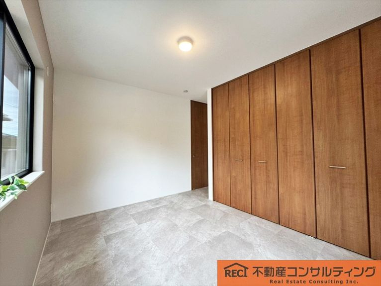 神戸市灘区鶴甲2丁目　中古戸建の洋室