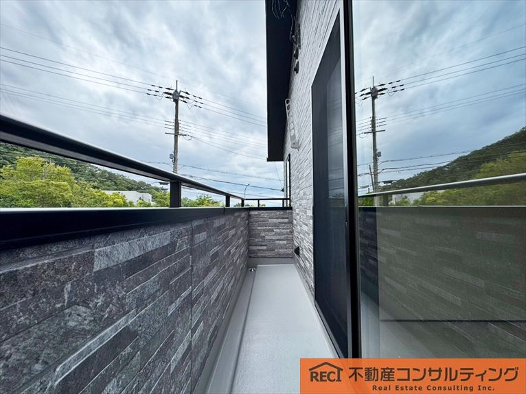 神戸市灘区鶴甲2丁目　中古戸建のバルコニー