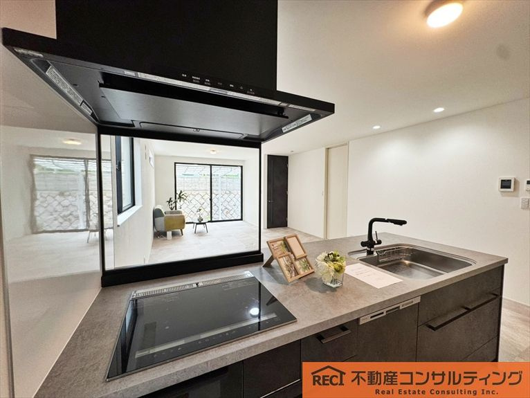 神戸市灘区鶴甲2丁目　中古戸建のキッチン