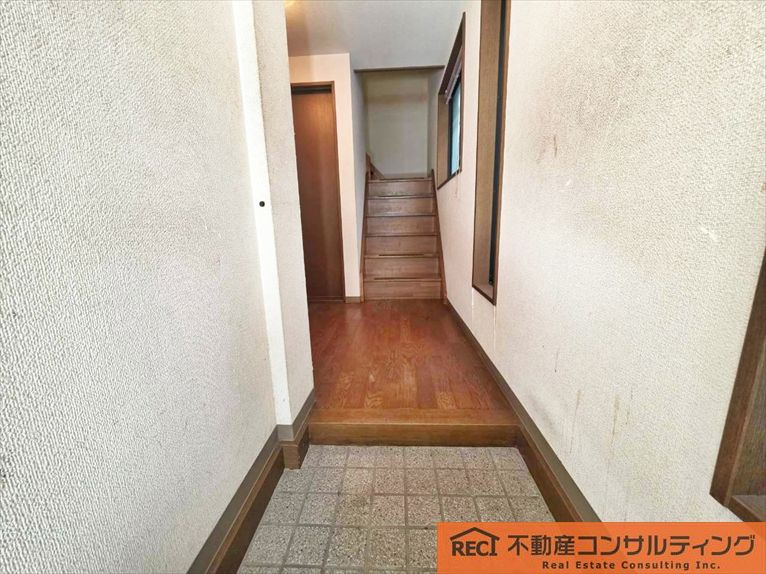 神戸市灘区楠丘町3丁目　中古戸建の玄関