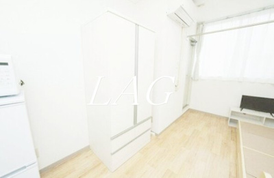 【居間・リビング】 | ＡＰ３９７　ＮＫダカリ東新町 | 洋室のお部屋です。（家具家電付きとなります）