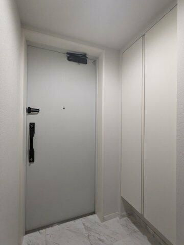 プレミスト渋谷宮益坂の玄関