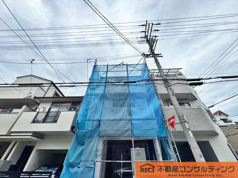 神戸市灘区友田町2丁目　新築戸建のエントランス