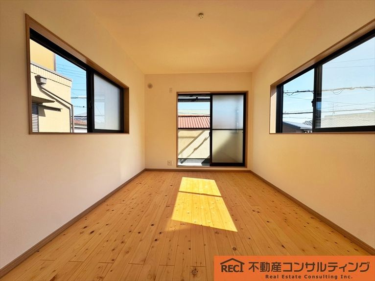 西宮市松並町　中古戸建の寝室
