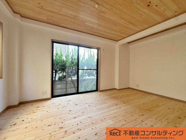 西宮市松並町　中古戸建の洋室