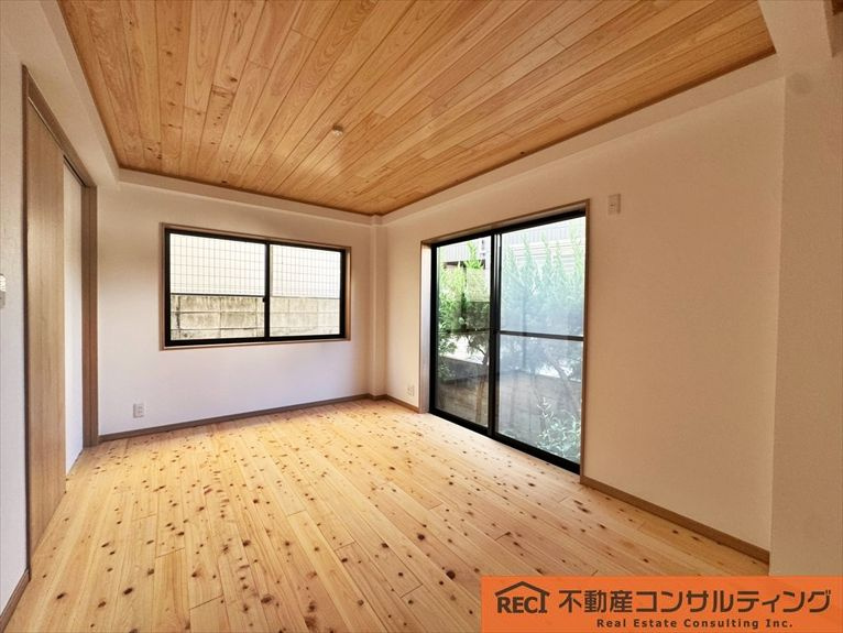 西宮市松並町　中古戸建の洋室
