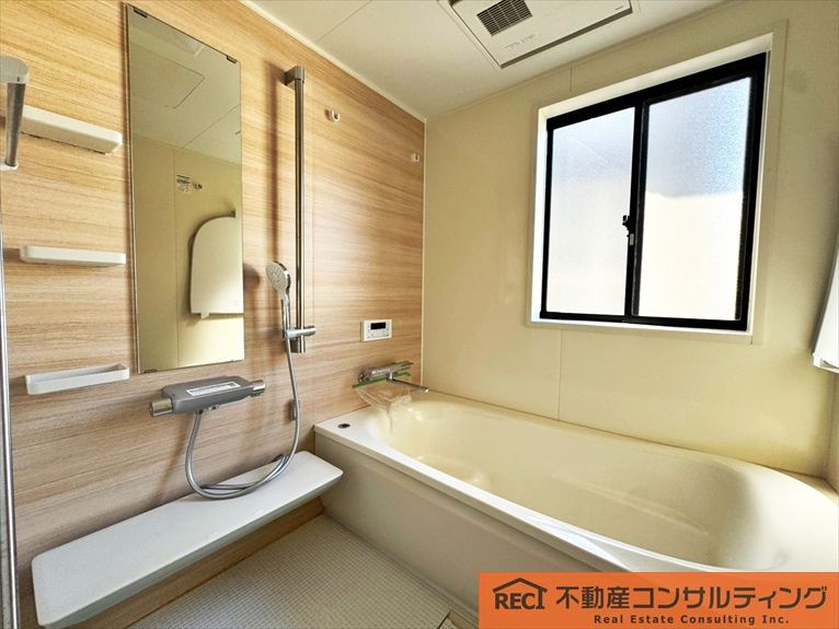 西宮市松並町　中古戸建の浴室