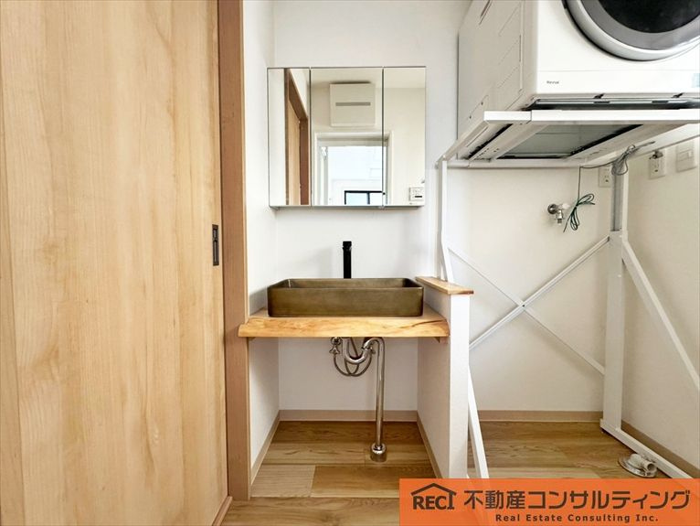西宮市松並町　中古戸建の洗面所