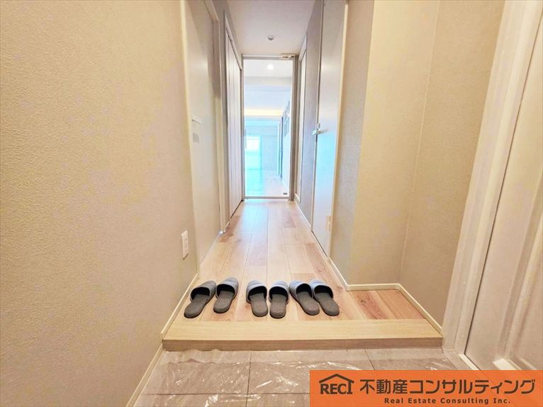 メガロコープ西宮Ⅱ1号棟の玄関