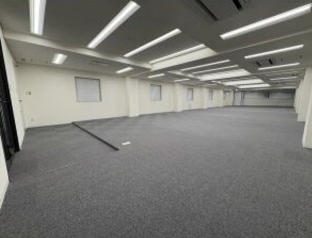 CREATORS BLDGの洋室