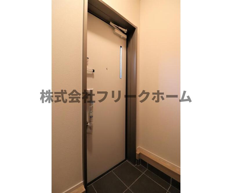 武蔵野市吉祥寺南町２丁目のアパートの玄関