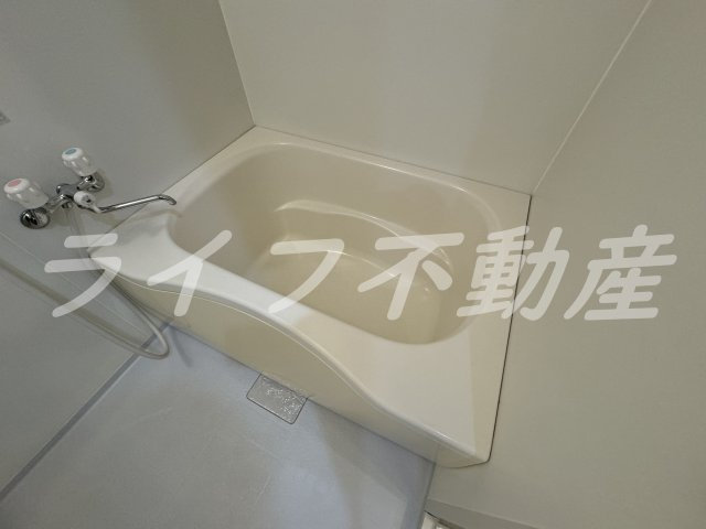 ヴァン・ベールの浴室|コンパクトで使いやすいお風呂です