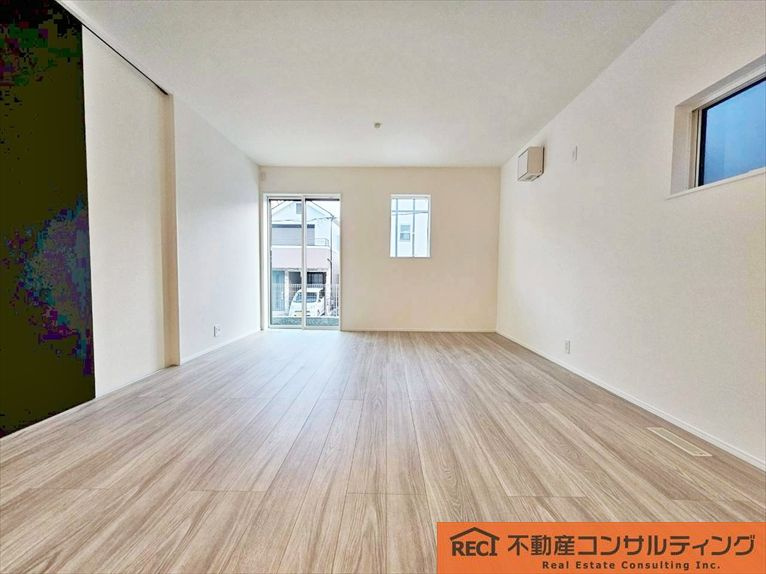 神戸市灘区高尾通1丁目　新築戸建　2号棟の内装