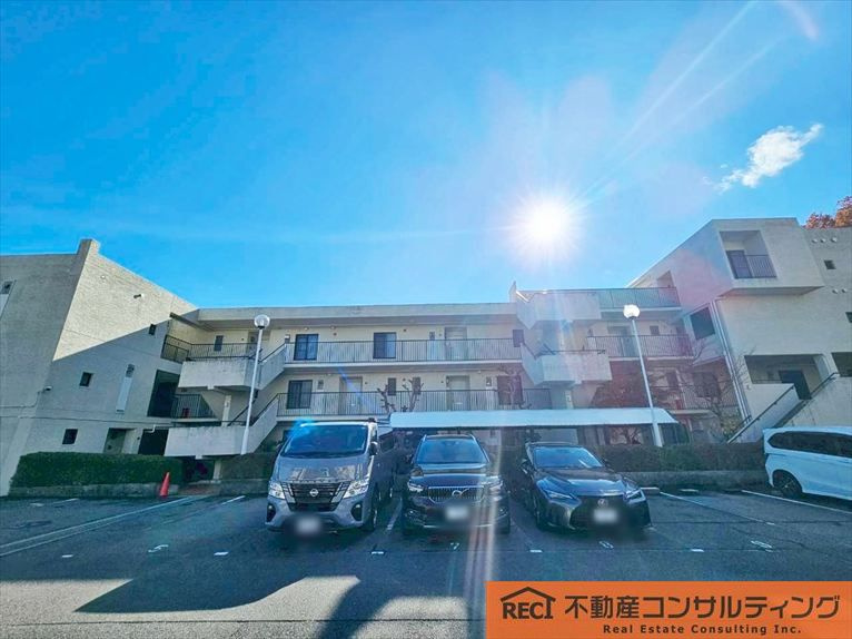 苦楽園アーバンライフ1号棟の駐車場