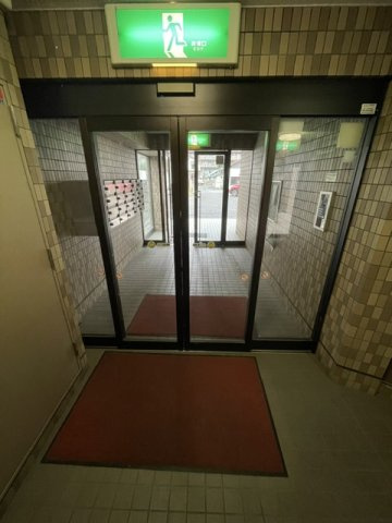 ハトヤマンション　太田町のエントランス