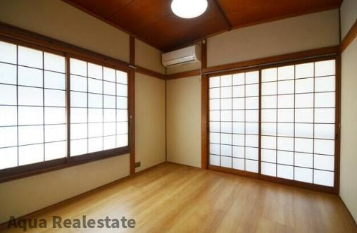高松市多肥上町の中古一戸建の洋室