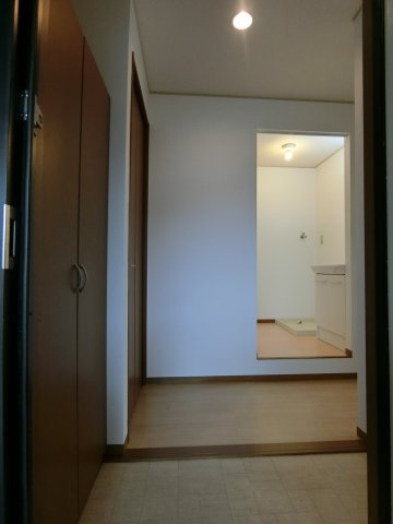 エーデルハイムC棟の玄関|イメージ205号室の写真