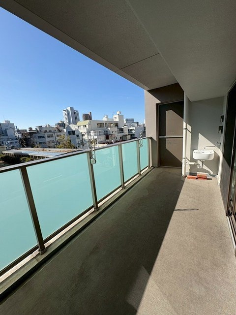 ポレスター野田屋町弐番館のバルコニー