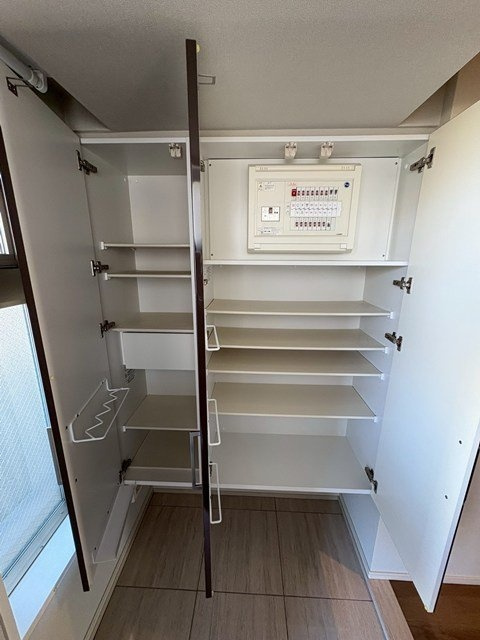 ポレスター野田屋町弐番館の収納