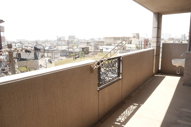 パークヒルズ門田屋敷のバルコニー
