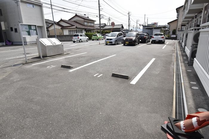 ローズ宮ヶ島の駐車場