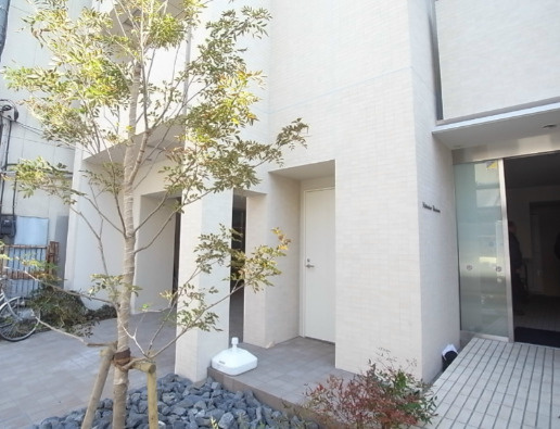 アビタシオン菊川のエントランス