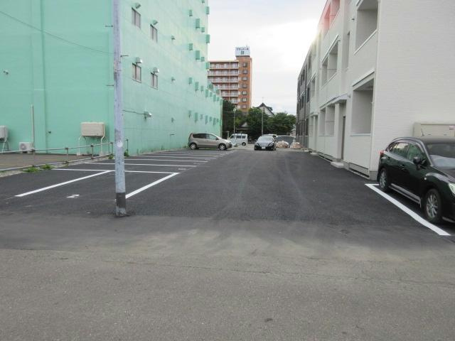 Chouette（シュエット）の駐車場