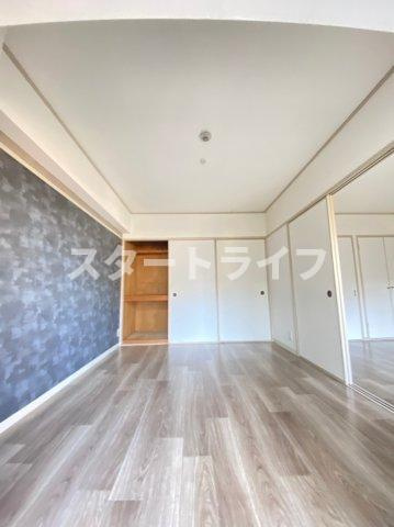 大阪市淀川区木川東４丁目の賃貸マンションの収納