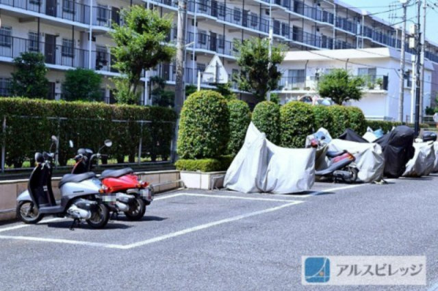 ライオンズマンション朝霞台南のその他|バイク置き場です