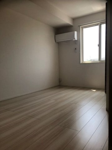 ルピナ梅満の寝室|風通しも良い寝室です☆