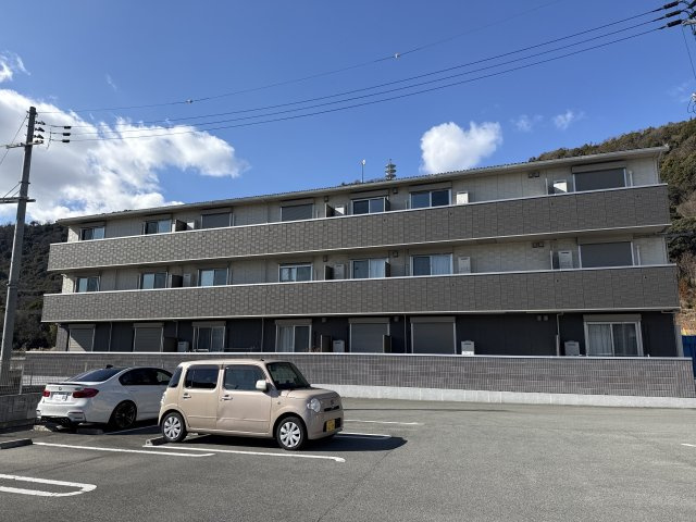 K・プラウドの外観