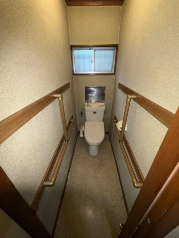 【 売主 】横浜市戸塚区柏尾町　戸建のトイレ