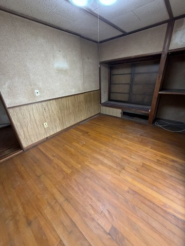 【 売主 】横浜市戸塚区柏尾町　戸建の洋室|1階洋室6帖